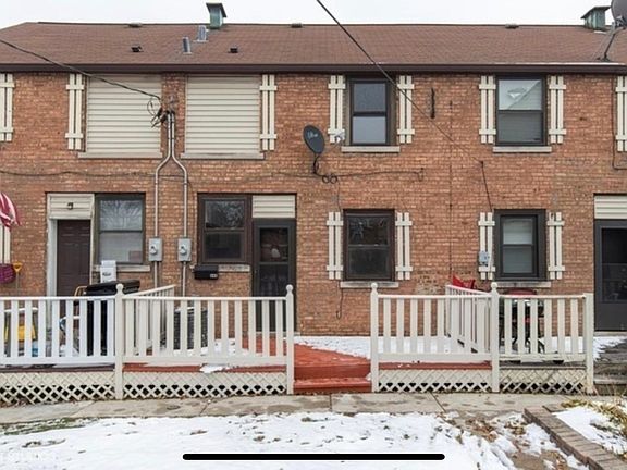 2nd image of 446 East Ave #446