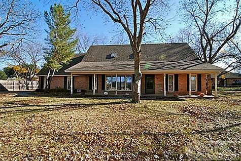 2nd image of 6003 Oakwood Ct