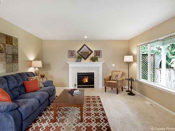 3rd image of 1251 NE Parkside Dr