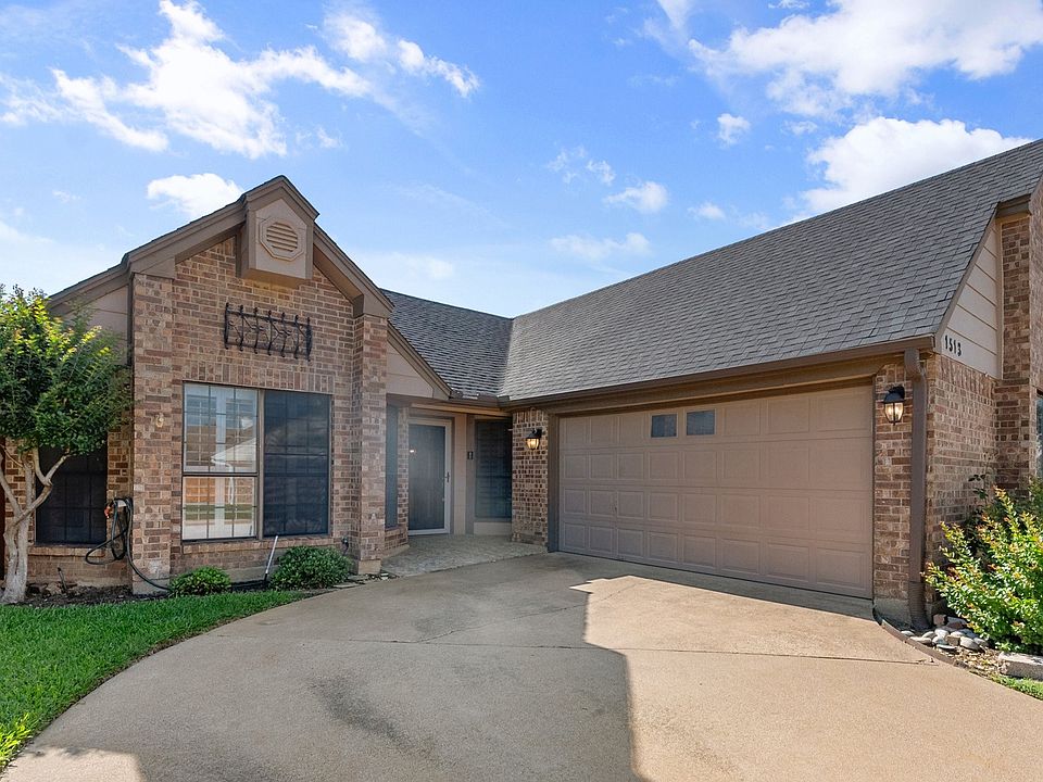 1st image of 1513 Autumn Chase Sq