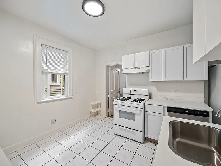 1011 Garnett Pl — Photo 6