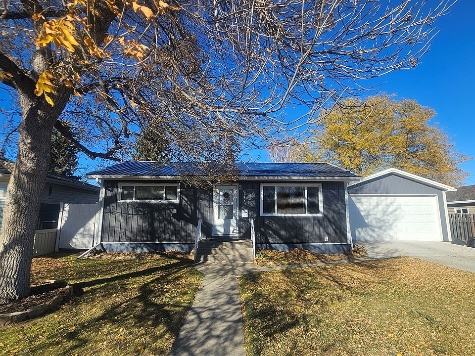 1st image of 517 23rd Ave NE