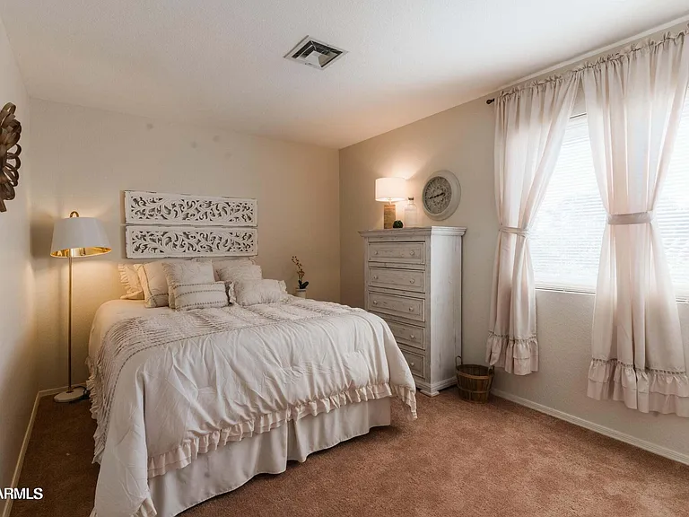 2322 E Millbrae Ct — Photo 26
