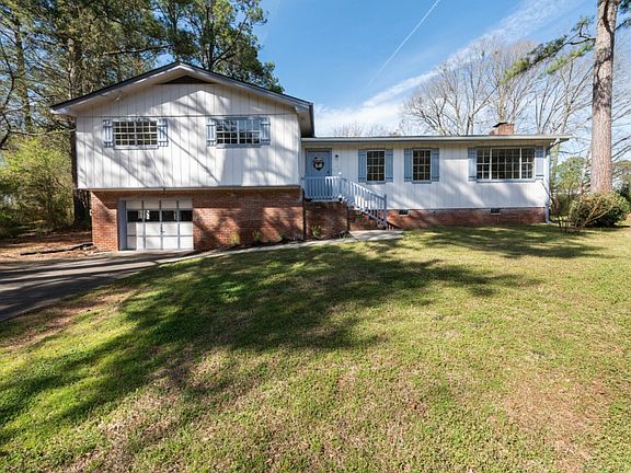 3rd image of 509 Hemlock Dr