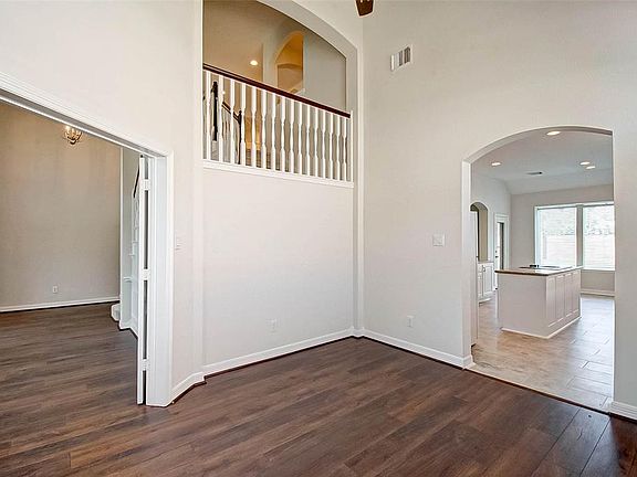 4th image of 5530 Chesapeake Pl