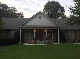 1372 Badham Dr, Vestavia Hills, AL 35216