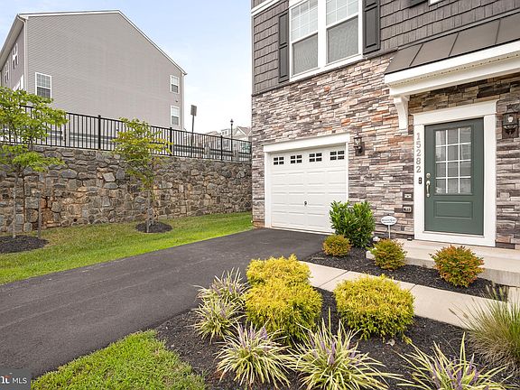 3rd image of 15282 Cartersville Ct