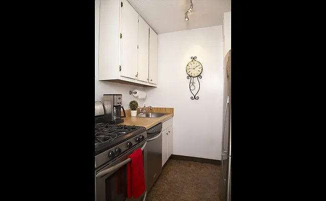 Sold by Douglas Elliman | media 16