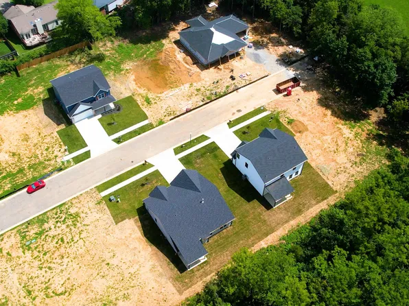 8210 Roseborough Rd, Louisville, KY 40228