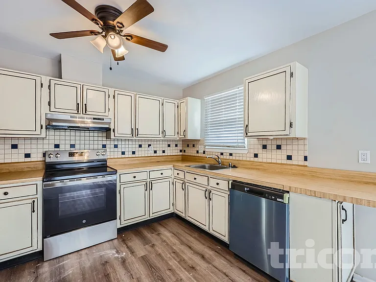 19 Clearlake Ct — Photo 13