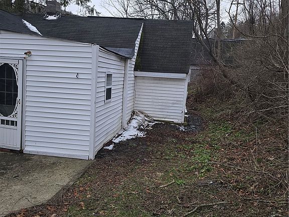 3rd image of 787 Halderman Hollow Rd