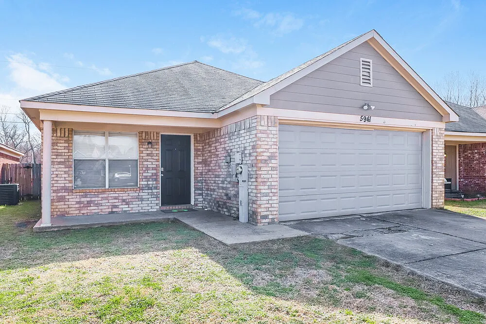 4 bed, 2.0 bath, 1483 sqft, $1,660 — Photo 3