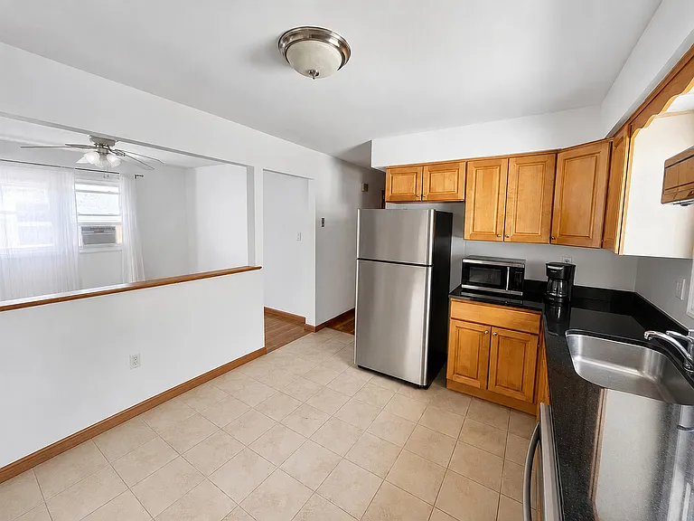 485 Manila Ave #3 — Photo 9