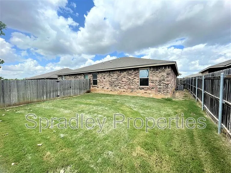 1571 Brady Way — Photo 8