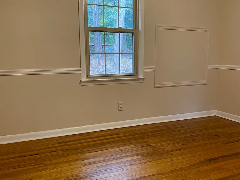 801 Mosley St — Photo 25