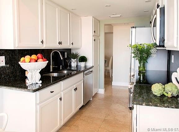5th image of 290 174th St APT 1417