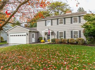 29 Rosewood Dr, Pittsford, NY