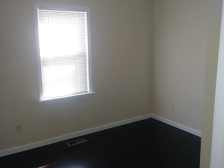 1st floor bedroom 11'X10'