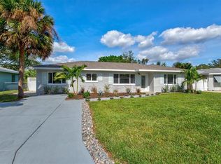 2077 Sunnyside Pl, Sarasota, FL 34239