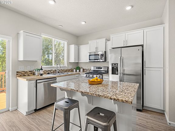 4th image of 15690 SE Vivian Way