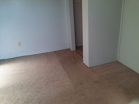 4th image of 907 W Chestnut St