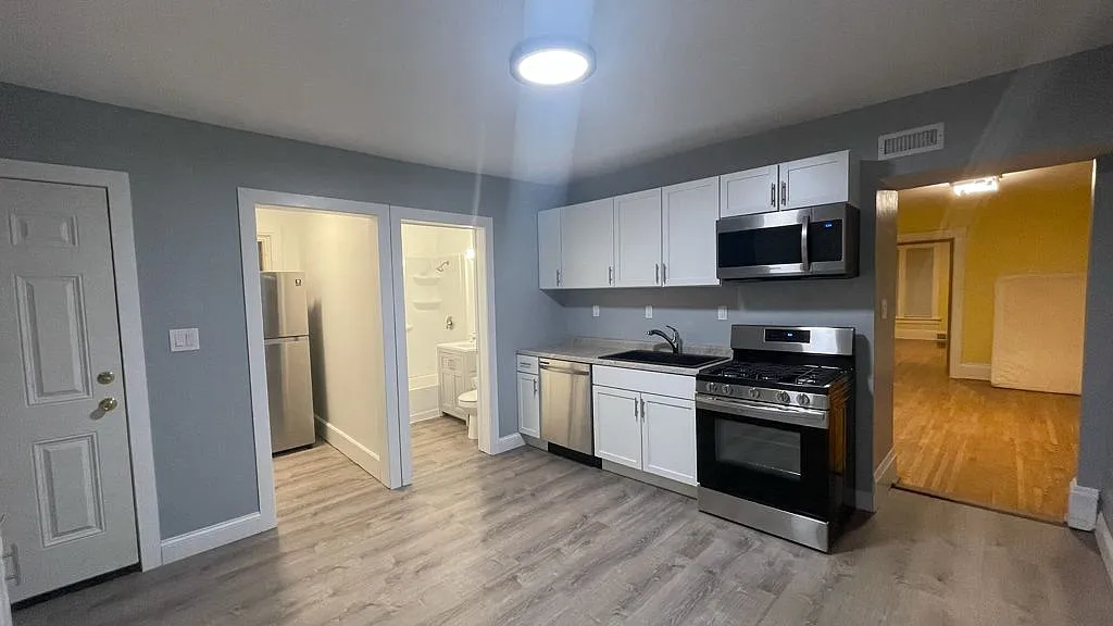 2 bed, 1100 sqft, $1,650 — Photo 1