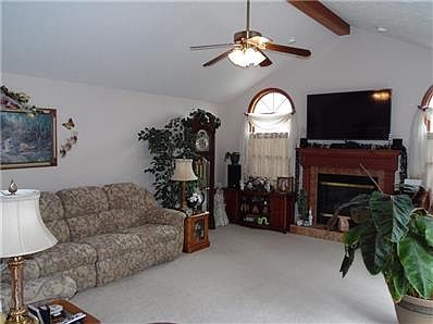 4th image of 703 Summerway Dr