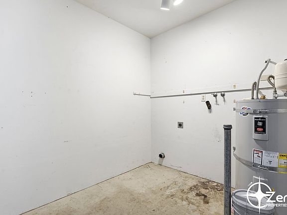 3rd image of 652 W 5th St