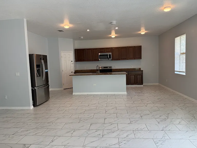 3601 1/2 E Fern St — Photo 28