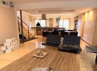 1422 Greystone Dr, Pittsburgh, PA 15206