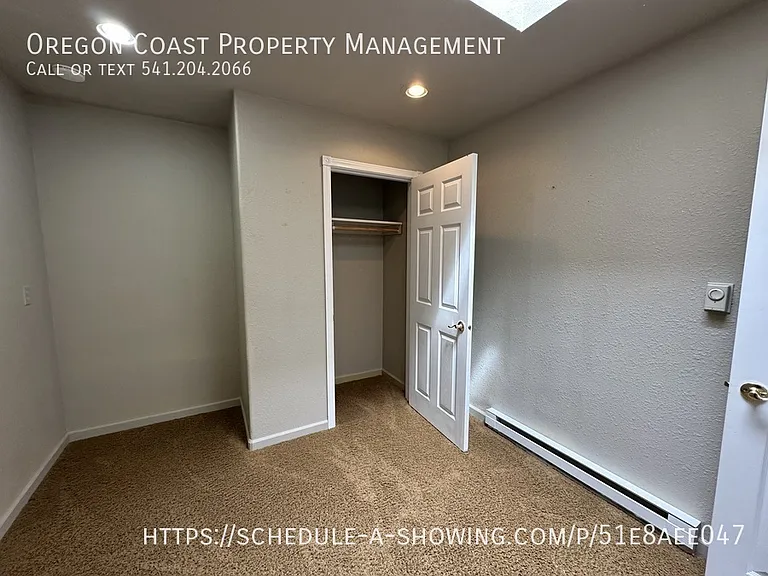 425 NW Siletz Ave — Photo 8
