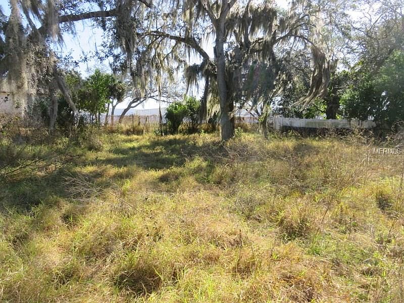 2nd image of 9507 N Hyaleah Rd