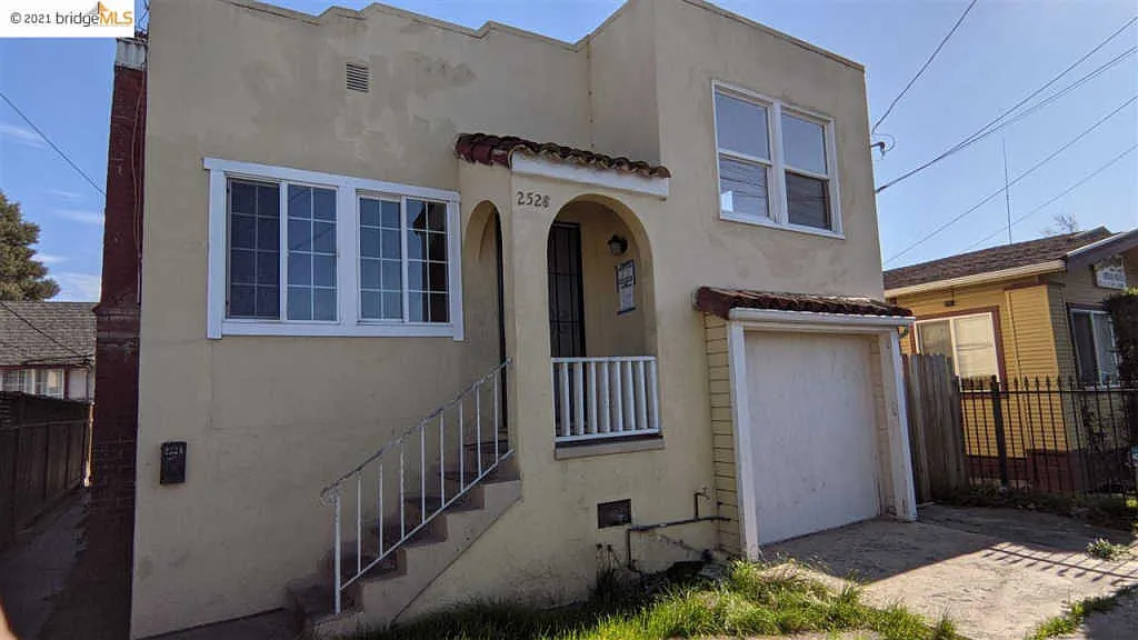 2528 78th Ave photo 1