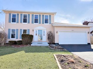 287 Tanglewood Dr, Gurnee, IL 60031