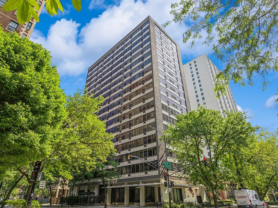 1st image of 360 W Wellington Ave APT 2E