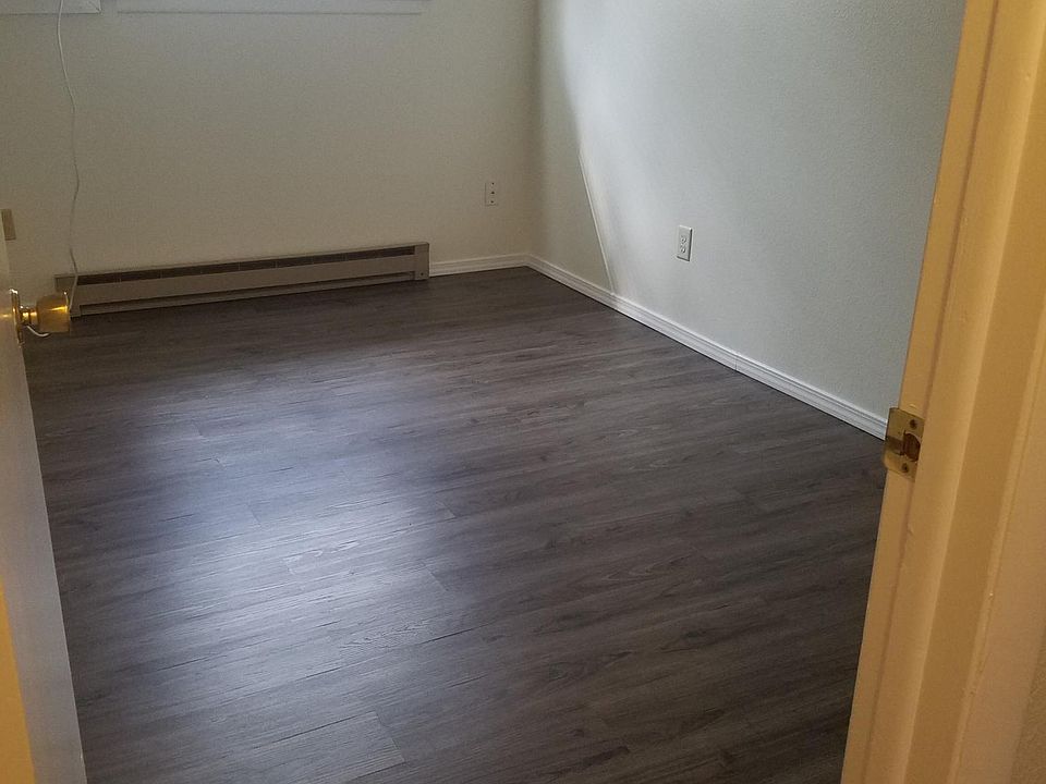 2nd image of 2120 3rd St SW