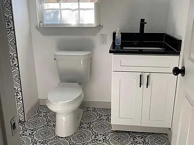 1408 W Morton St #101 — Photo 2