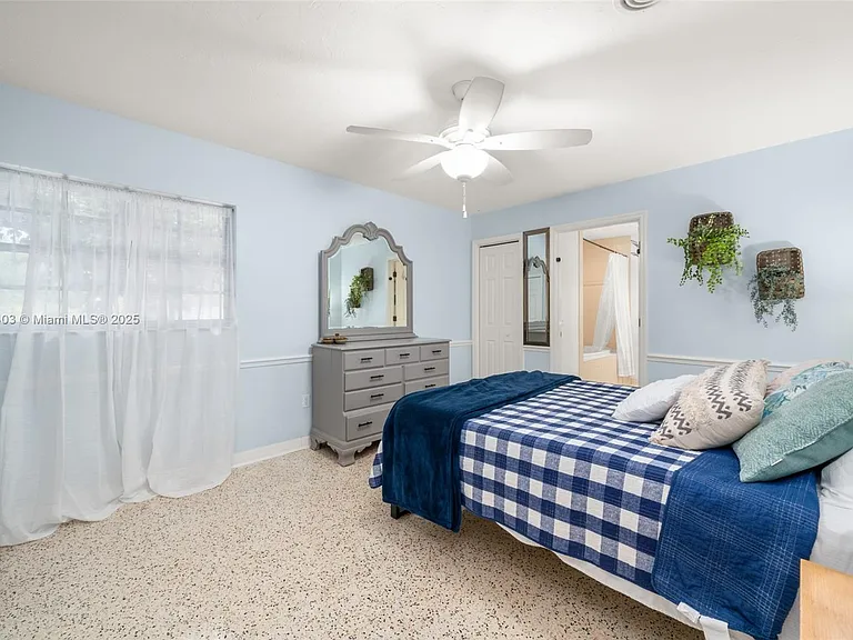 2551 Lakeview Dr — Photo 39