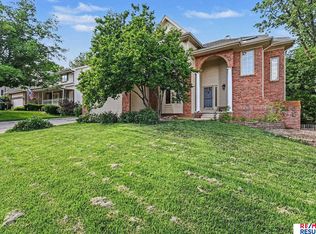 1022 Sherwood Ln, Papillion, NE 68046
