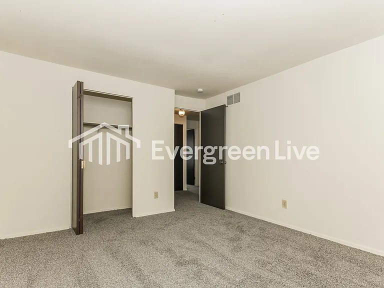7775 Mount Hood Dr — Photo 13