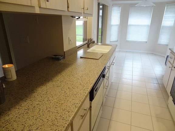 4th image of 17822 Acacia Dr