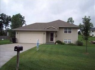 3911 NW Cherry Creek Dr, Topeka, KS 66618