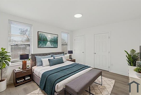 1st image of 3827 Cambridge St #2