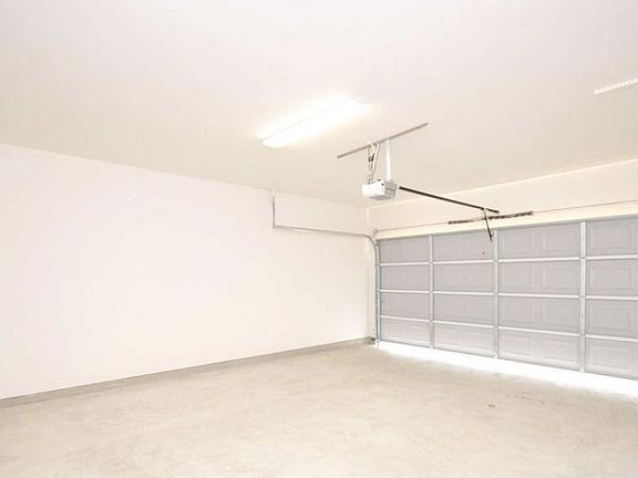 5th image of 2017 Muirfield Bend Dr APT 302