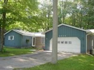 4050 Wilson Dr, Fort Gratiot, MI 48059