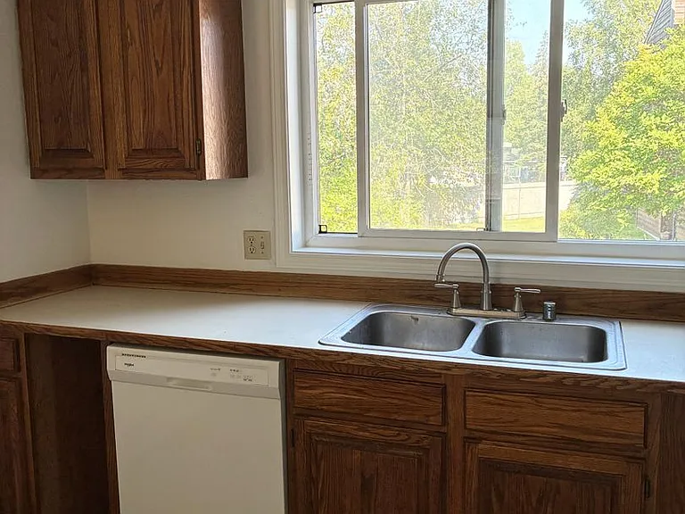 3711 Carleton Ave — Photo 2