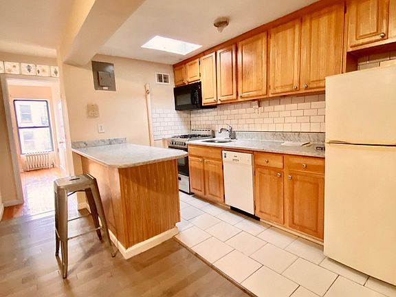 2nd image of 422 E 120th St APT 1