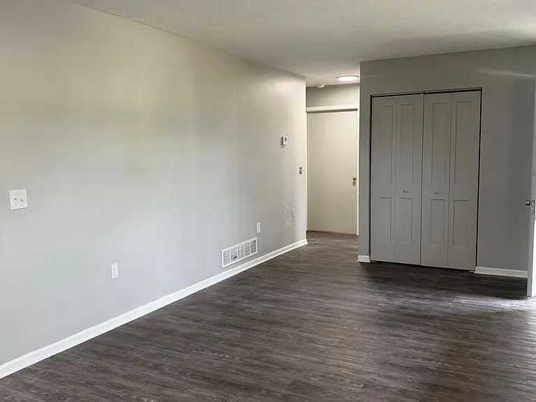 1463 John Ct SE — Photo 4