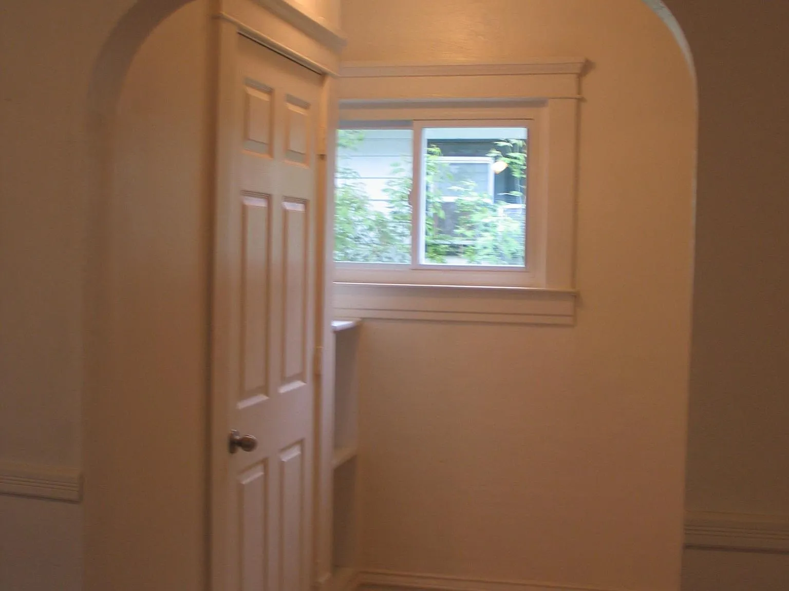 2 bed, 1000 sqft, $1,000 — Photo 2