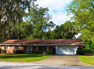 829 W Woodward Ave, Eustis, FL 32726